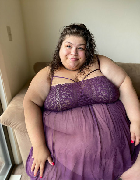 fat topanga best model photo