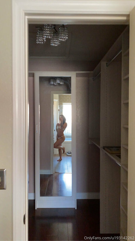 Lilibaby18 model nude archive