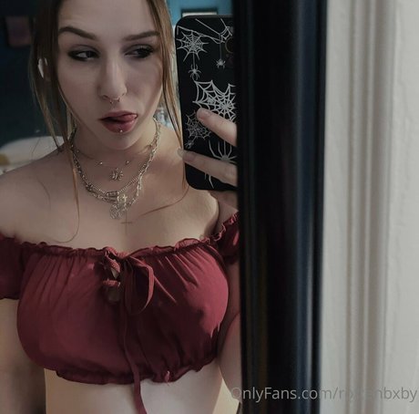 lips onlyfans adult photo