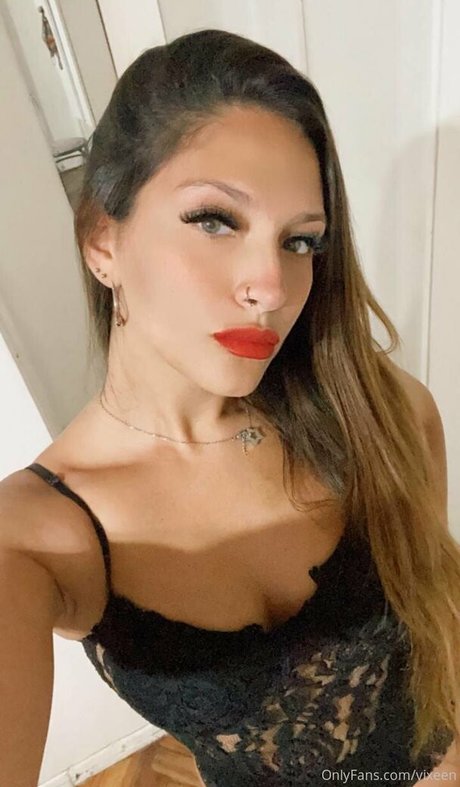 vixeen porn model image