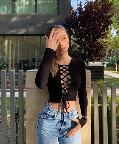 chicks with dicks onlyfans hot pictures