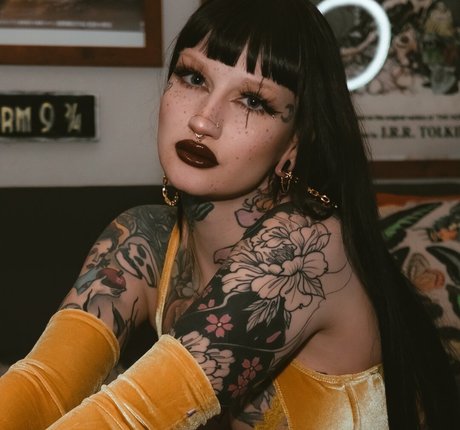 Hvileyrose art actress pics