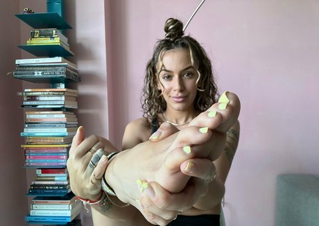 alyagoddess art pornstar image