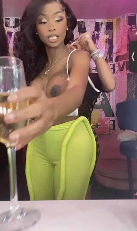 popular trans onlyfans best picture