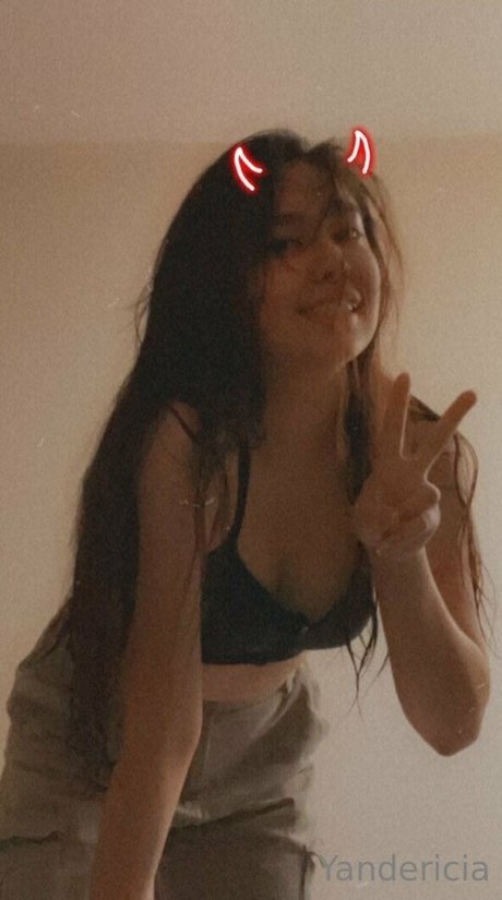yandericia sexy pornstar pic
