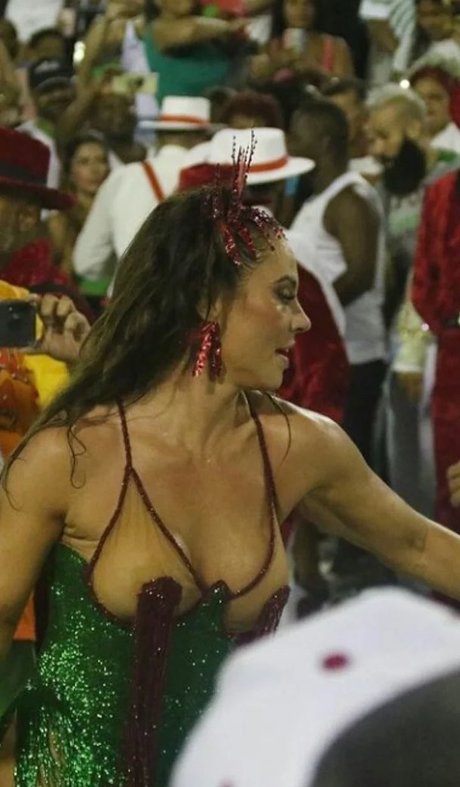 Paola Oliveira pornstar nice picture