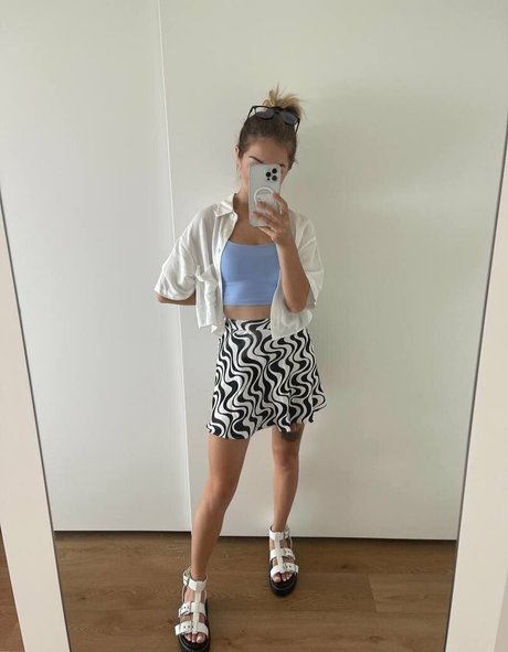 bathroom fuck onlyfans sexy xxx pic