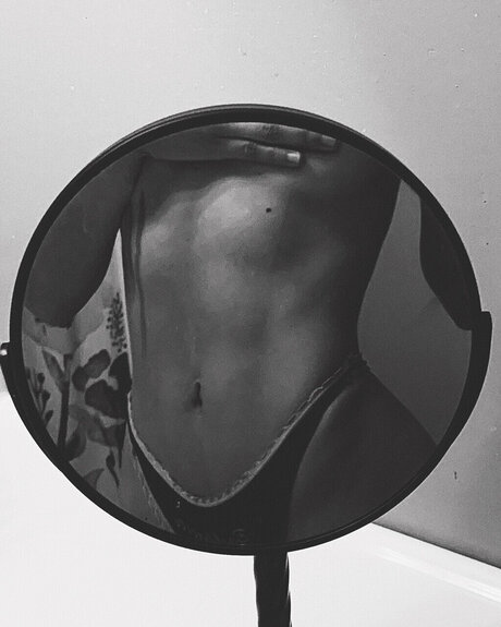 Penny xxx pretty model photo