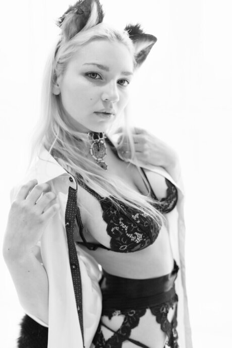 Araksin star hot image