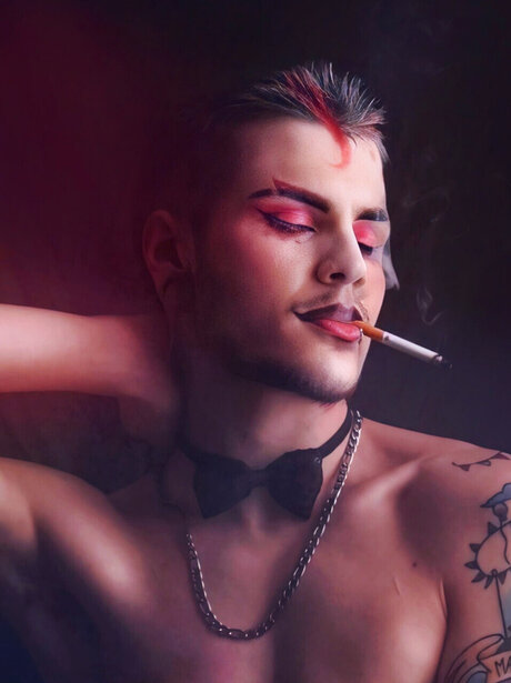 Holover model pornographic pics