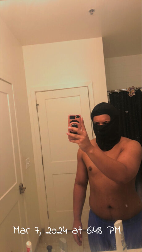 DeeMann699 star nude image