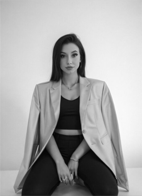 Petite Marie model pretty photos