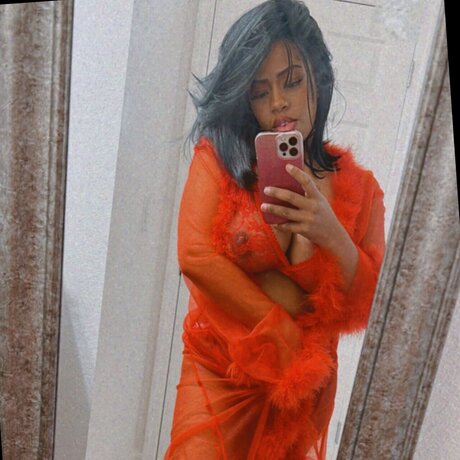 Queeninaxox free model pic