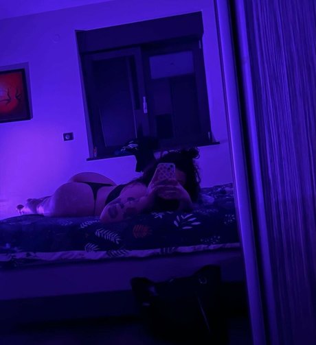 Krolkmi erotic star photo