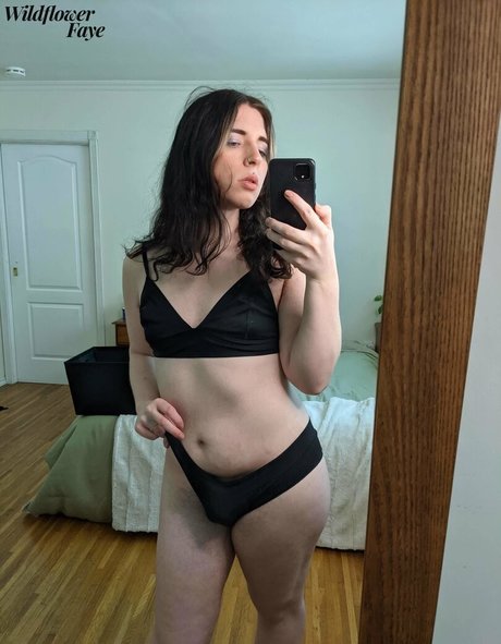 wildflowerfaye model adult photos