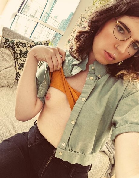 wildflowerfaye hot pornstar photo