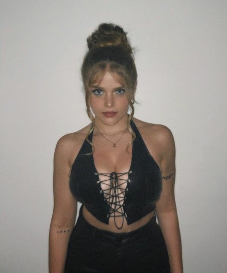 big dick shemale onlyfans sex image