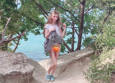 evaava free top actress images