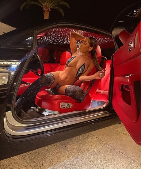 curvy solo onlyfans sexy nude photo