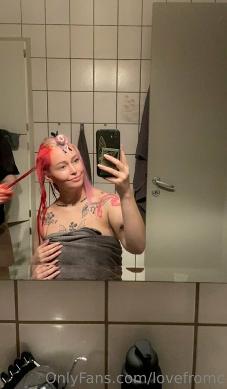 lovefromc pornstar pretty img