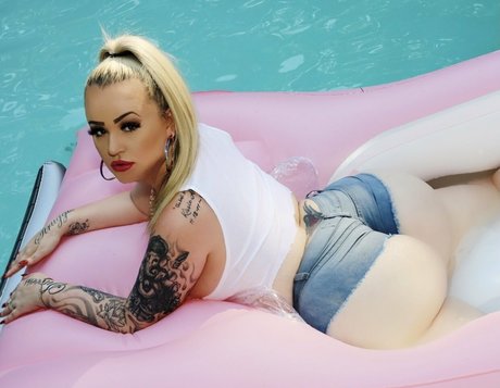 kendra kox perfect model photo
