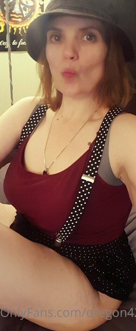 oregon420couple model exclusive pics