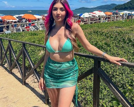 Fluxo Ale Maze star xxx picture