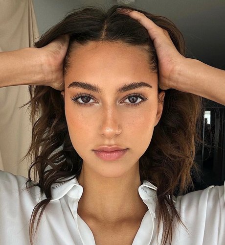 Renee Maudlena Noe exclusive star images