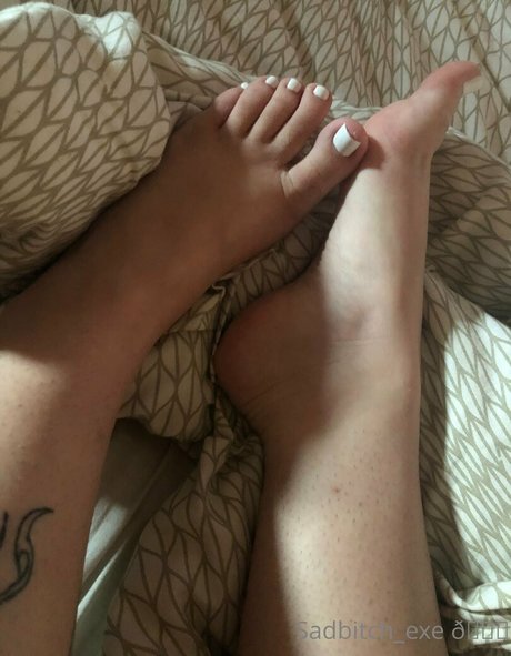 sadbitch exe model hot images