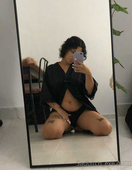sadbitch exe nudes model img