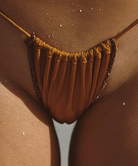 sarasampaio nudes model image