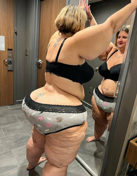 bigbootyasshley pornstar nudes image