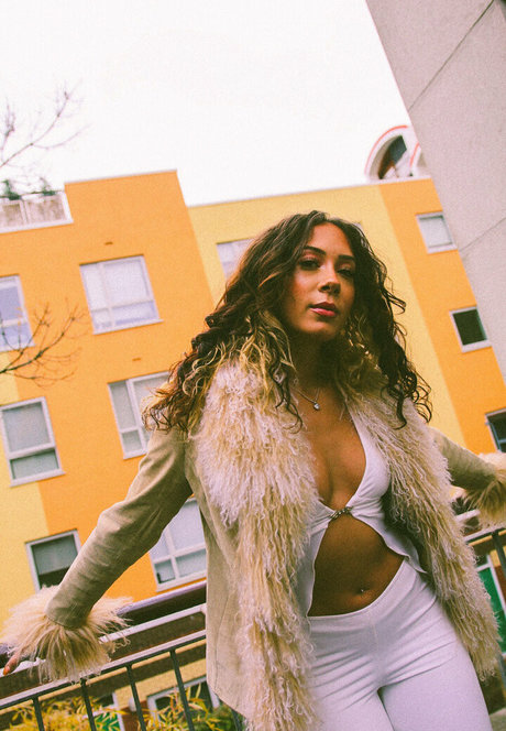 morganmunroe art actress galleries