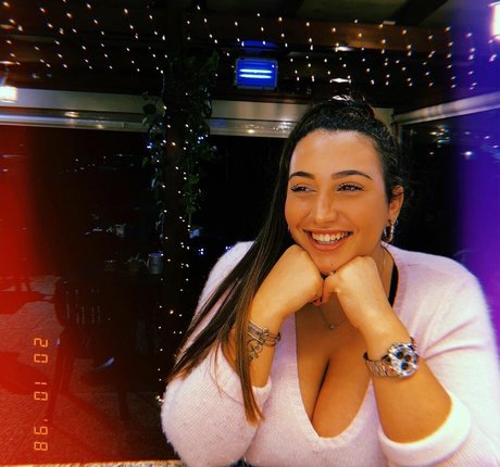 Alessia Barbarossa Best Profile Photo