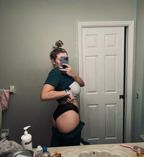 petite slut onlyfans free nude picture