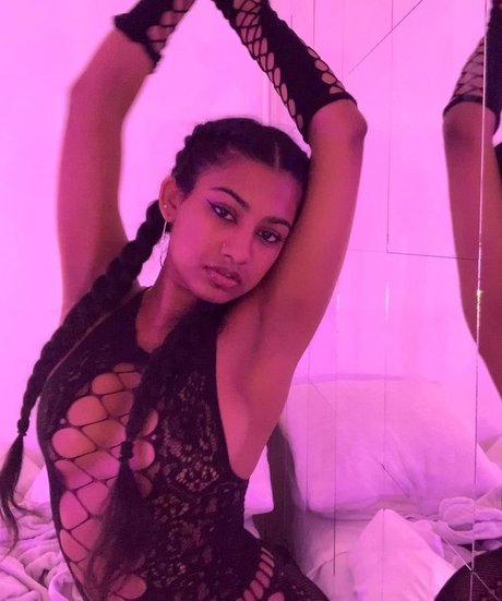 chicks with dicks onlyfans free nude pic