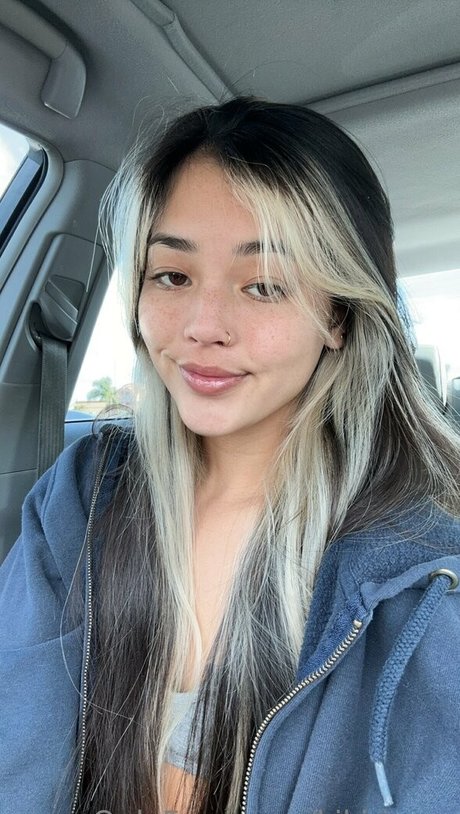 kikirivers nude model picture