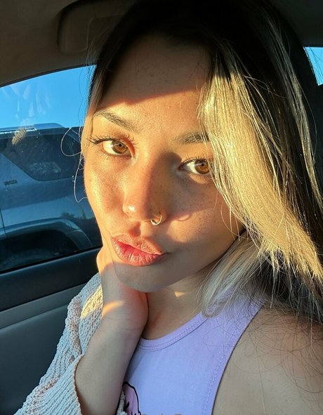 kikirivers sex model photo