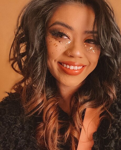 bebe demure model sexy photo