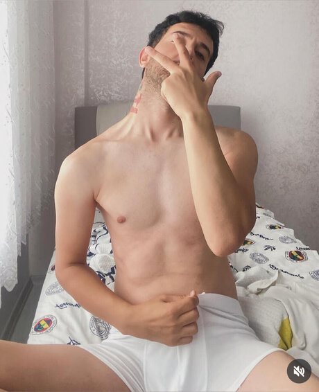 _OZAN KARAYEL_ nude model pic