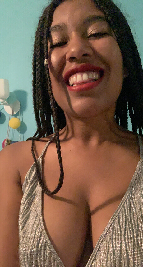 Elsa star nude photo