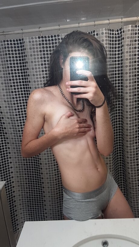 Ruskiee model beautiful img