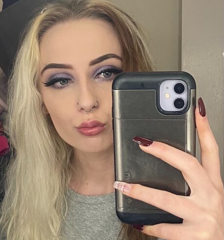 Bella Marie star sexy gallery