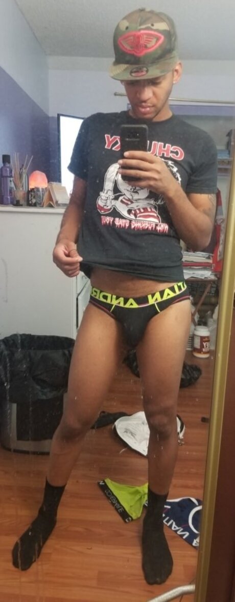 HesOnOnlyfans star naked photos