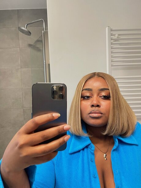 shemale outdoor onlyfans hot naked img