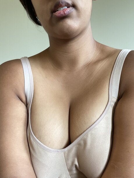 Emily Patrick pretty actress img