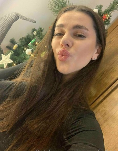 busty mom onlyfans pornos pictures