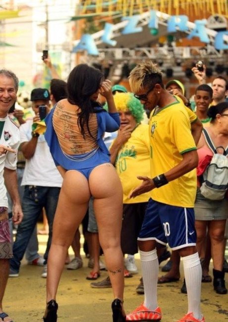 Bianca Leao star nude photo