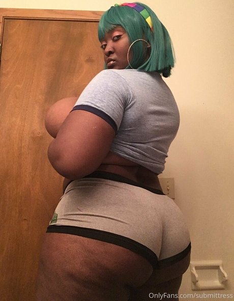 Submittress sexy model img