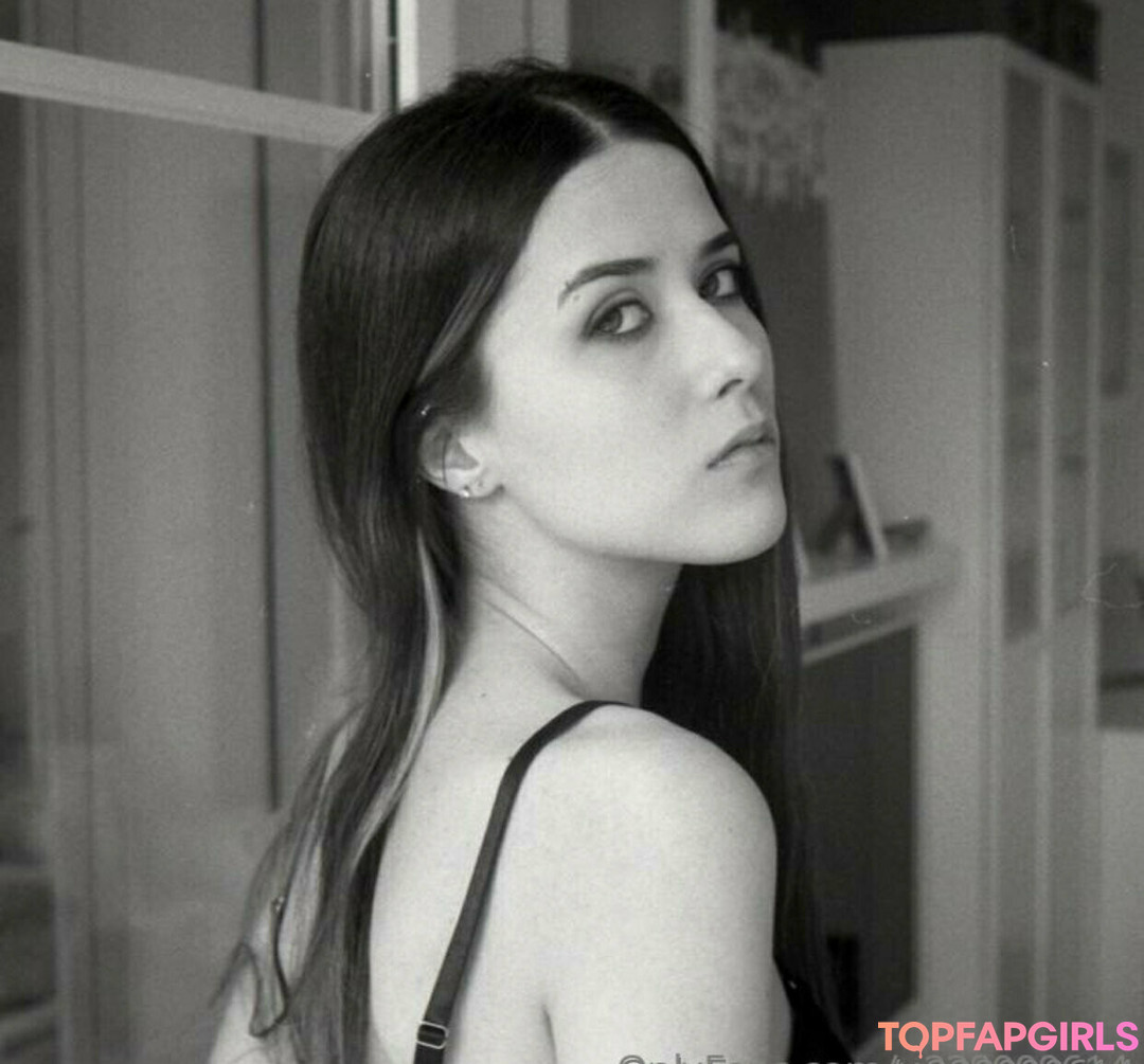 beautiful face onlyfans naked img